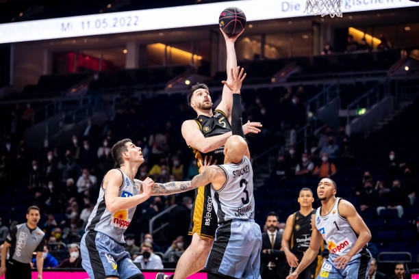 已成为各方 已成为各方